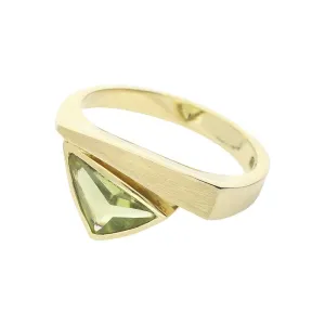 18ct yellow gold triangular shaped peridot ring
