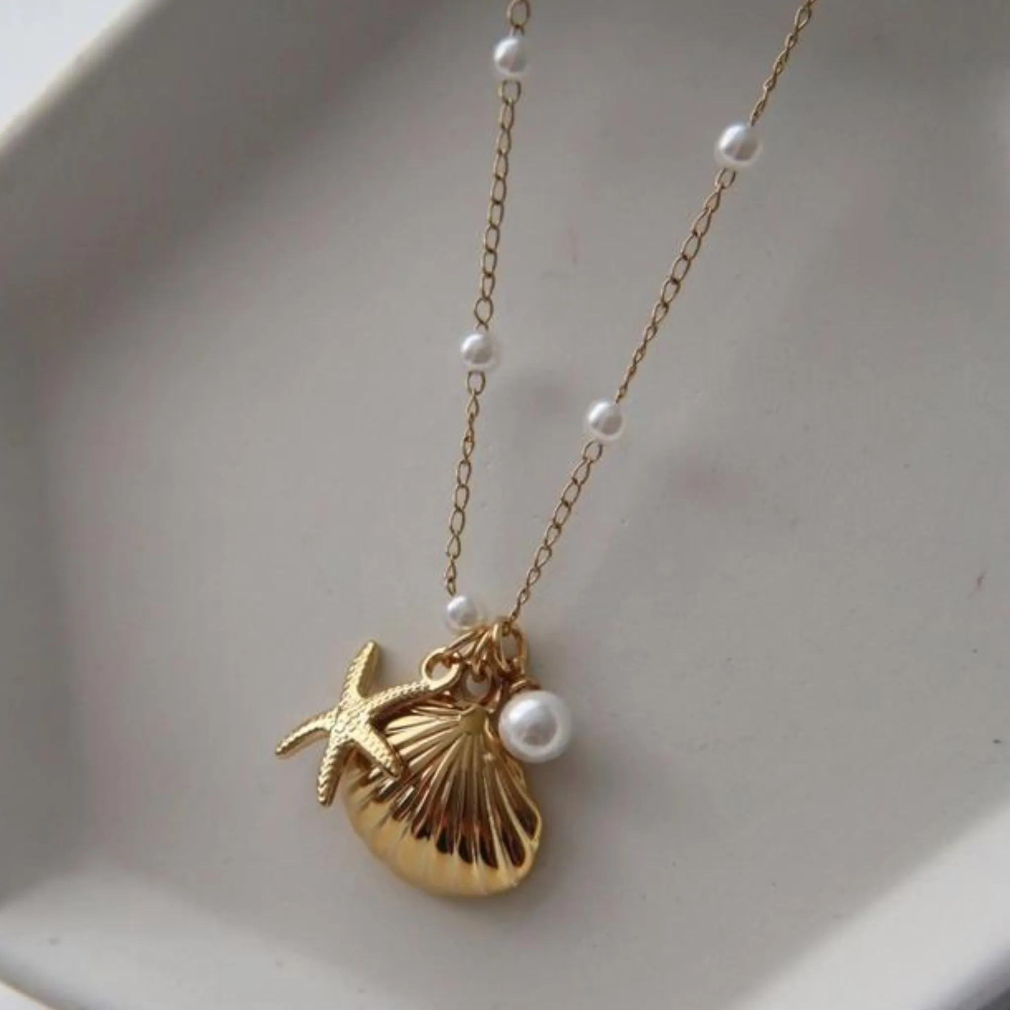 By the Shore Necklace | Shell and Star Pendant