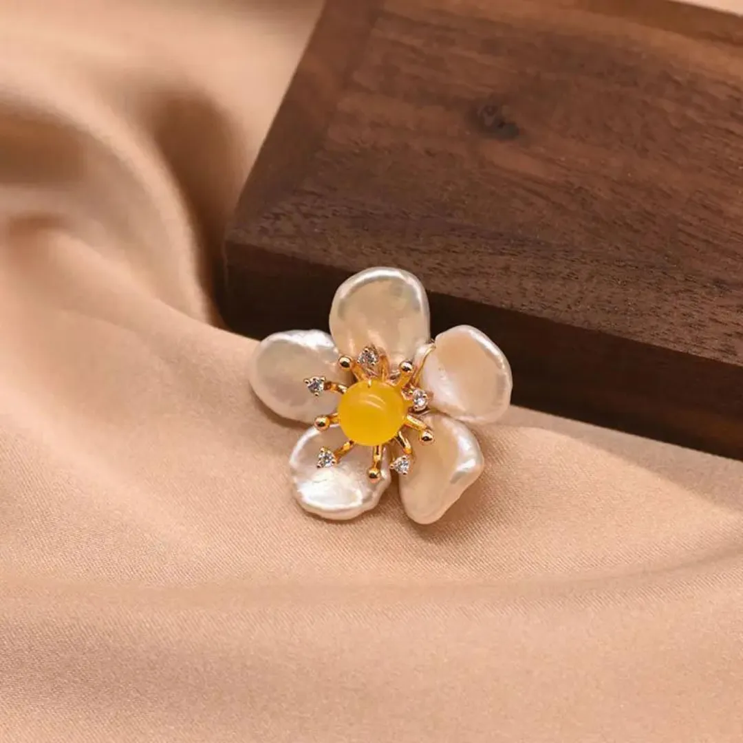 Chokore Natural Baroque Floral Brooch (Yellow)