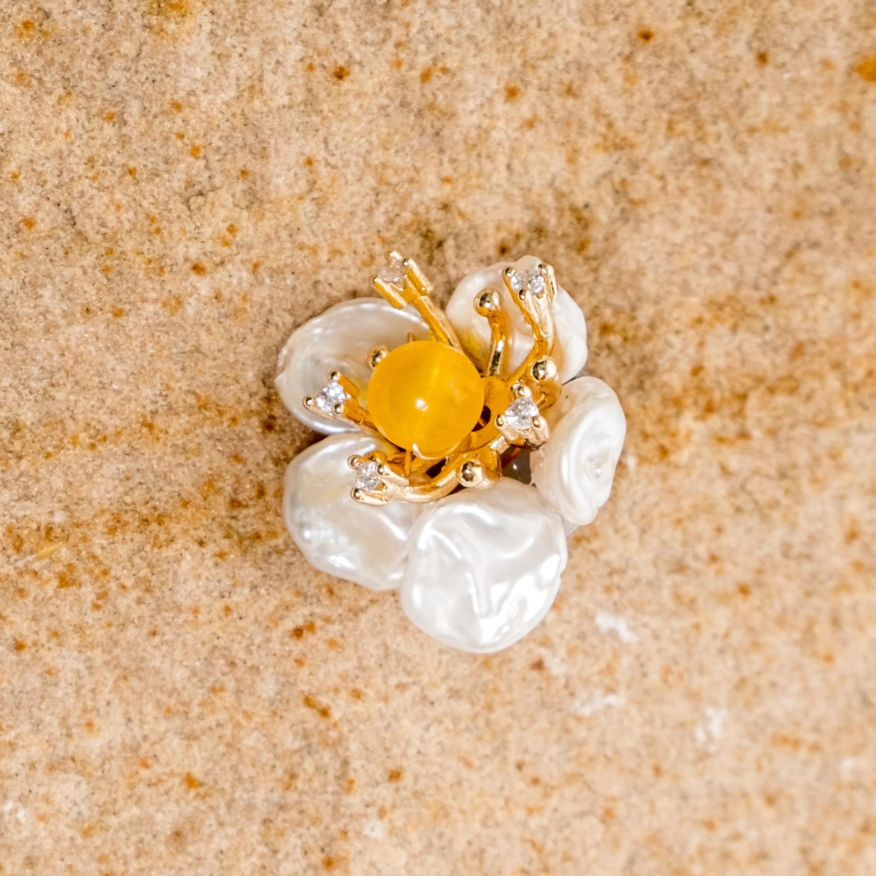Chokore Natural Baroque Floral Brooch (Yellow)