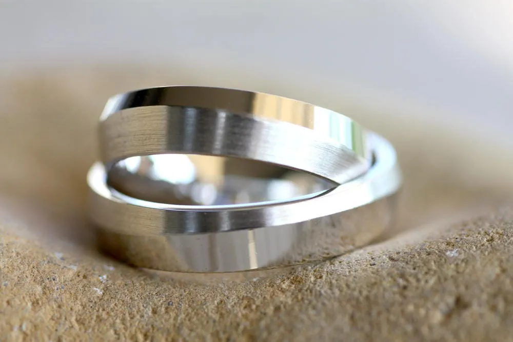 Gold Wedding diamond ring for couples