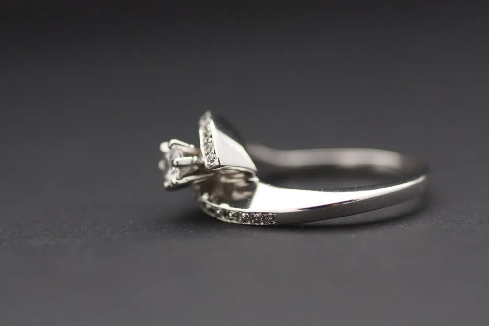 Halo, White Gold Diamond ring