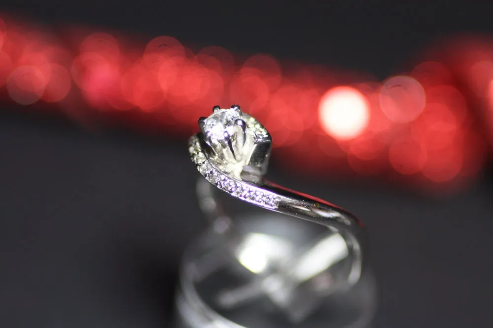 Halo, White Gold Diamond ring