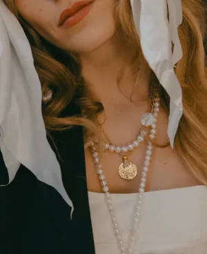 Happy Holidays Medaillon Pearl Necklace