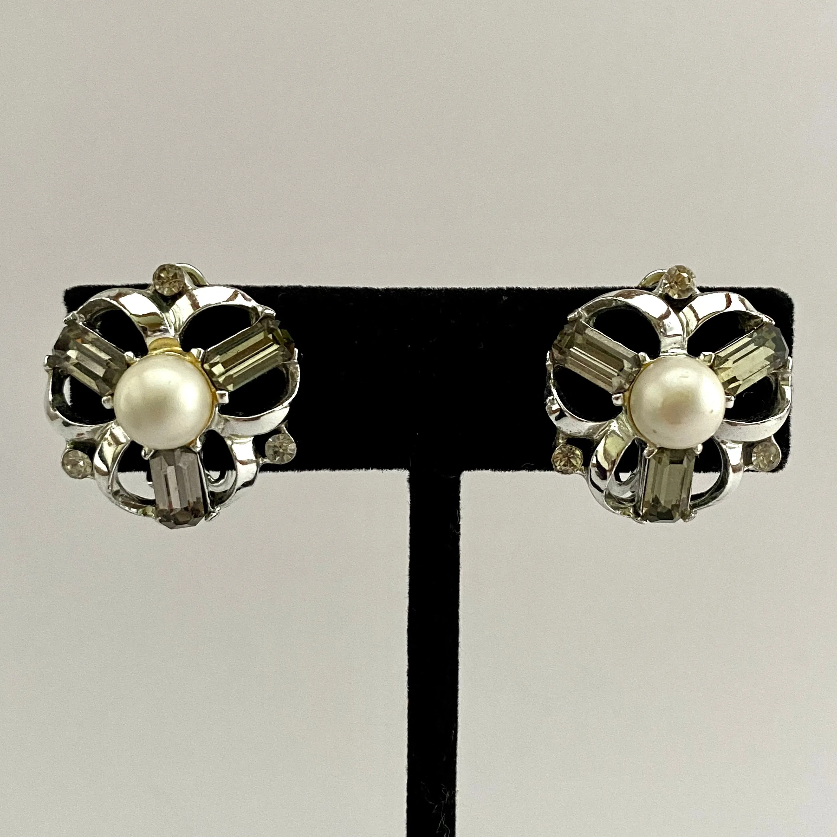 Late 50s/ Early 60s Pakula Demi-Parure