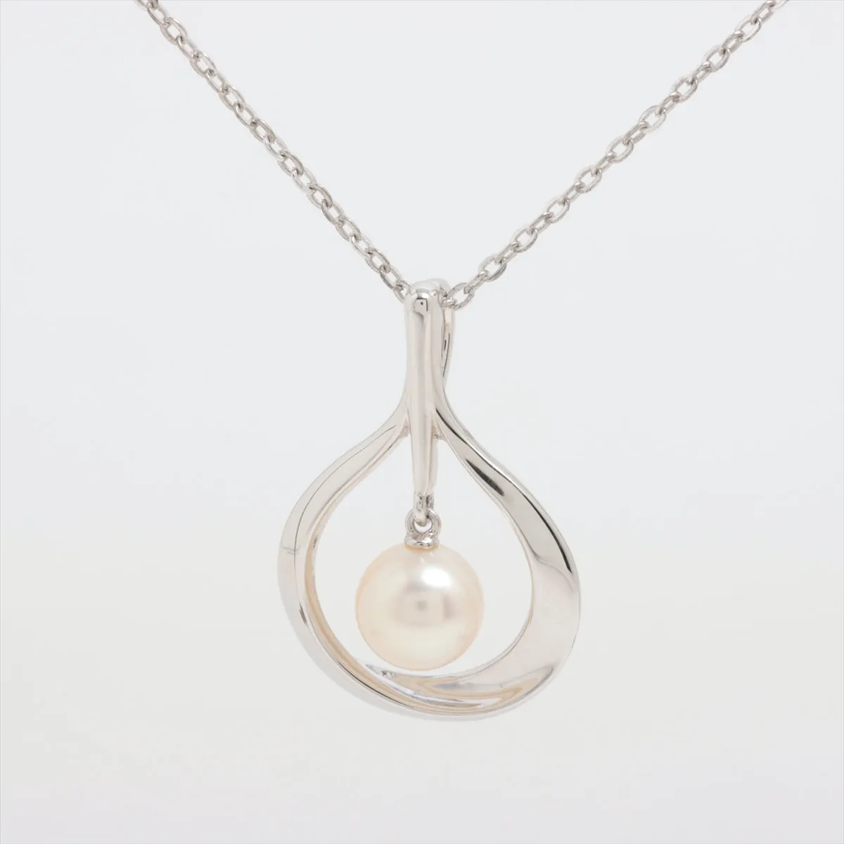 Mikimoto Pearl Pendant  Necklace