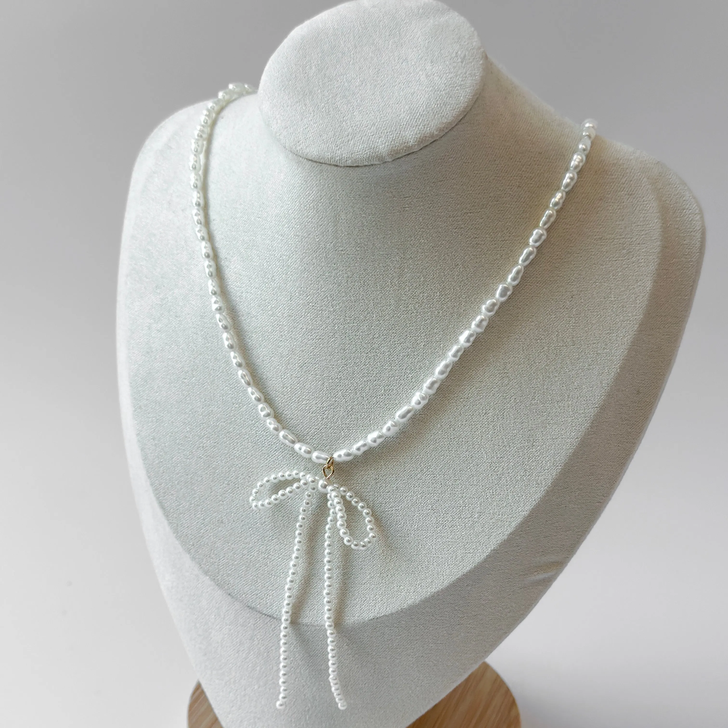 Pearl Ribbon Necklace