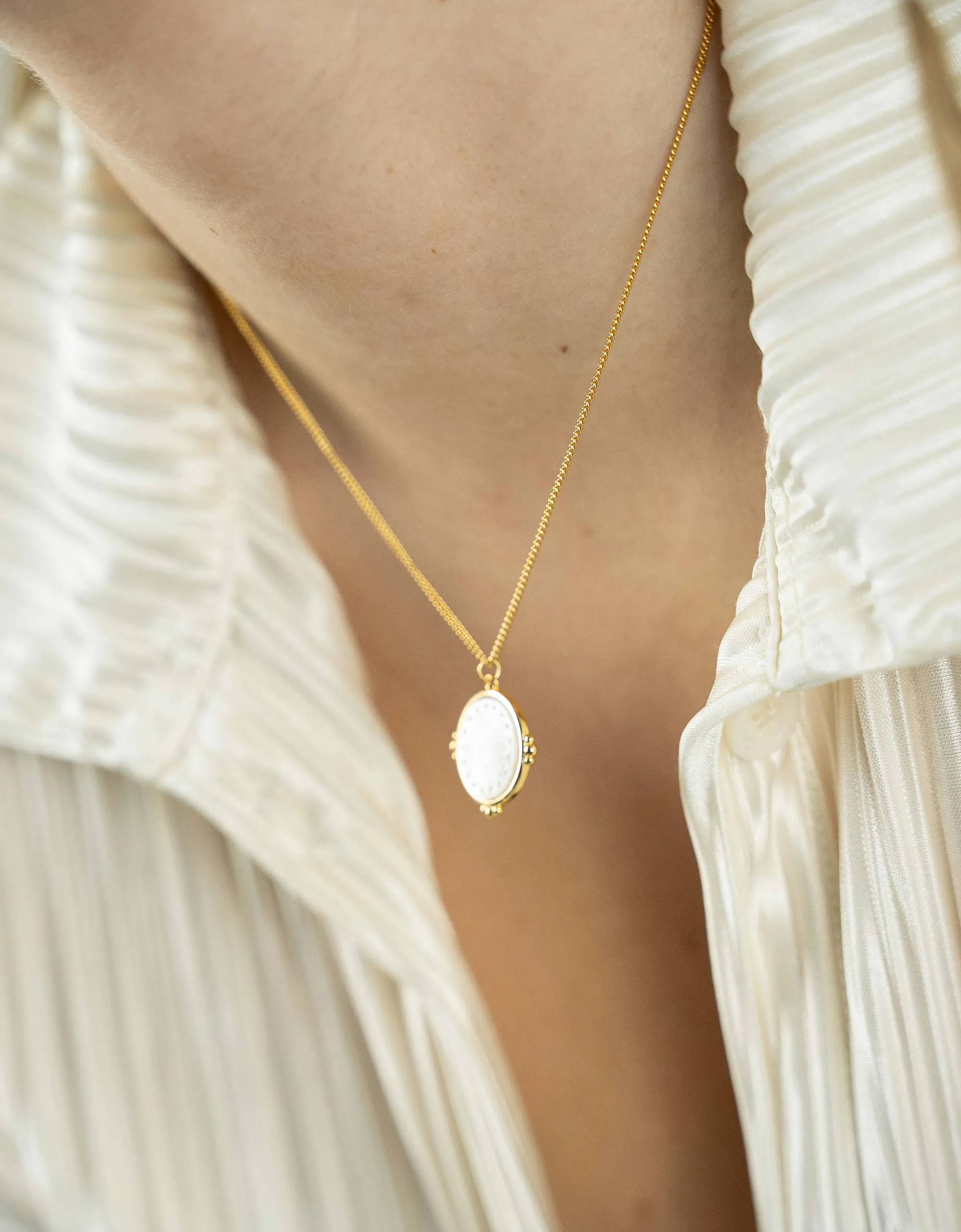Sea Shell Print Pearl Necklace