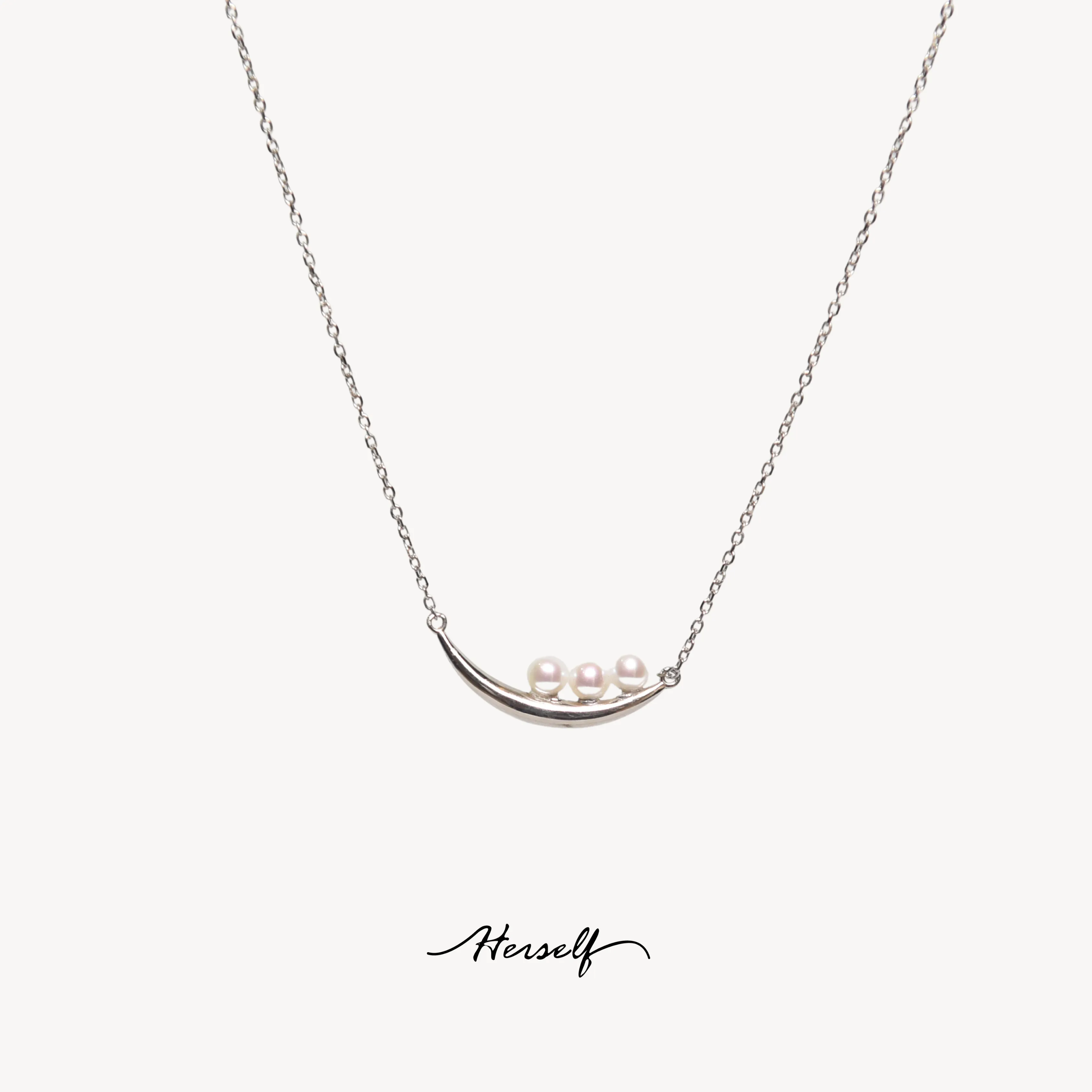 Smiling Moon Pearl Necklace