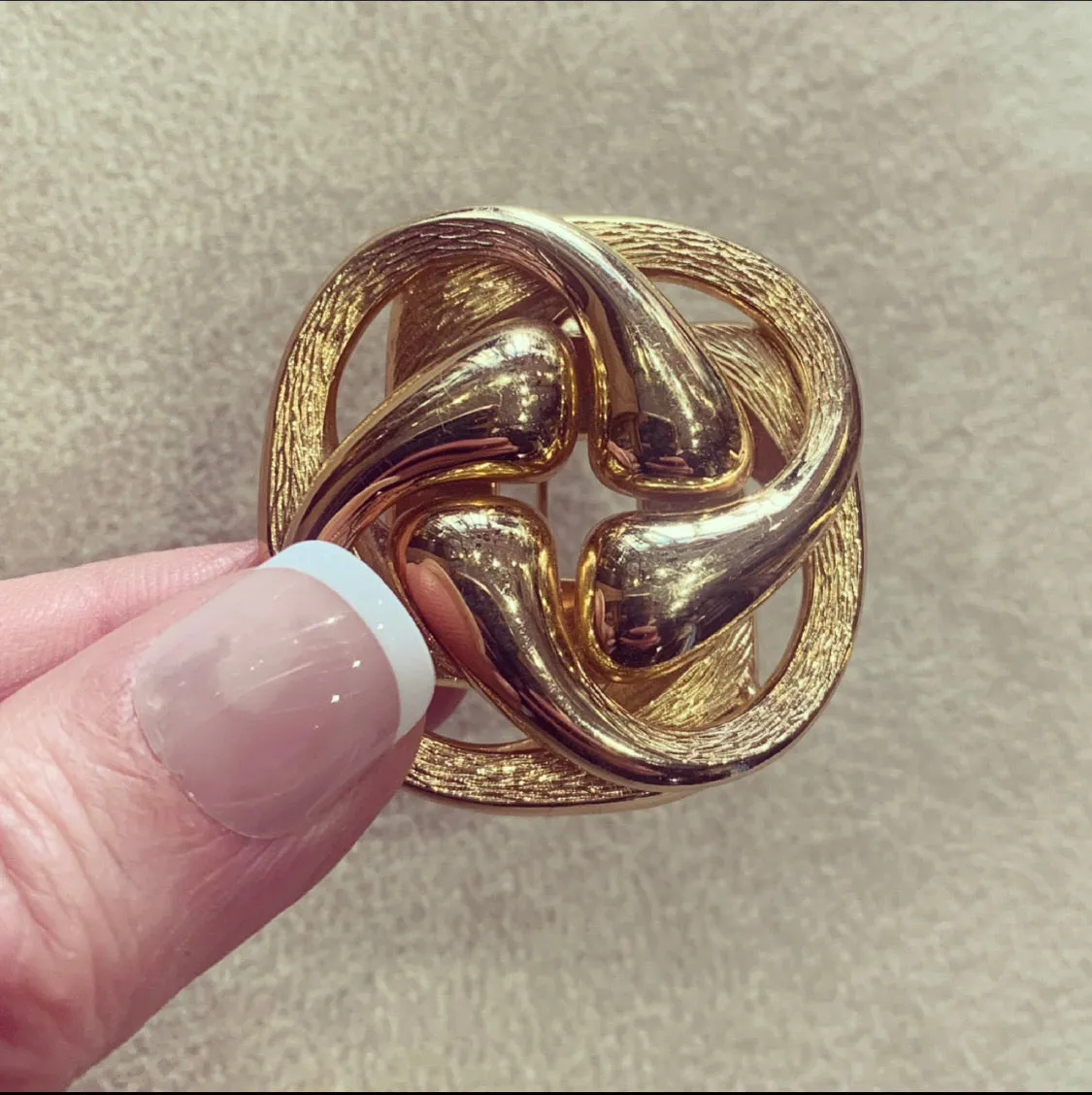 Swirly Fluid design Golden Vintage Brooch by Grosse Germany 1973