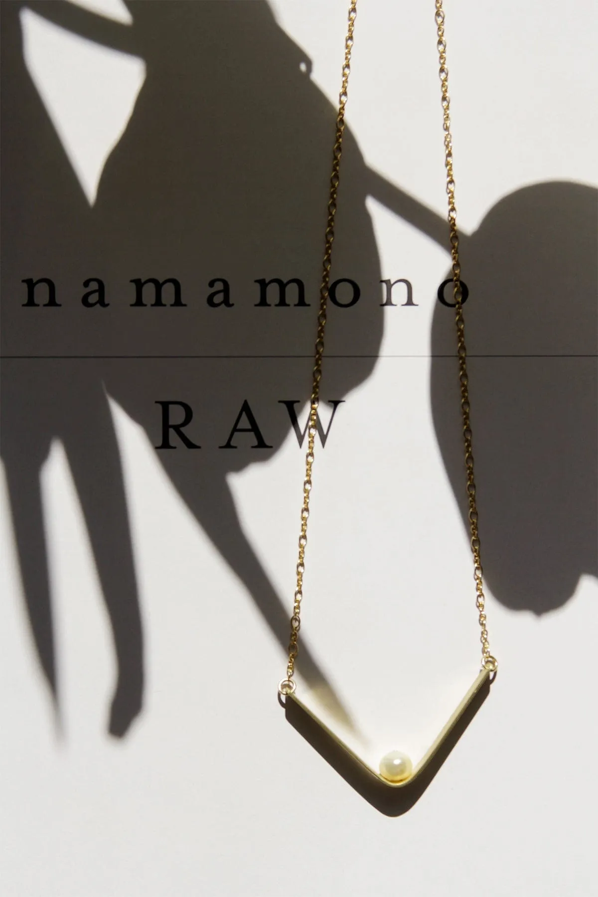 V Pearl Necklace - Gold Plated