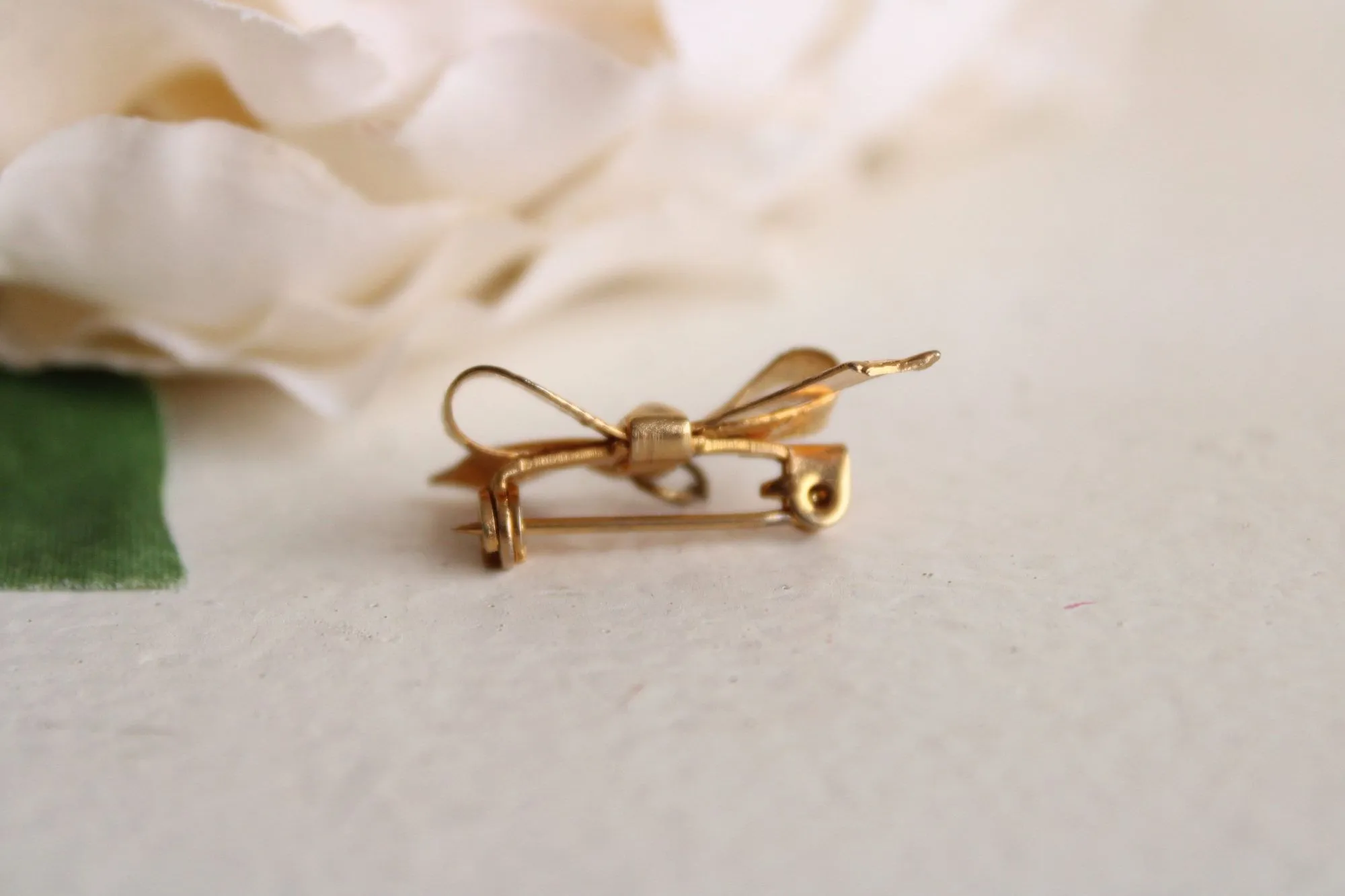 Vintage Gold Tone Bow Brooch