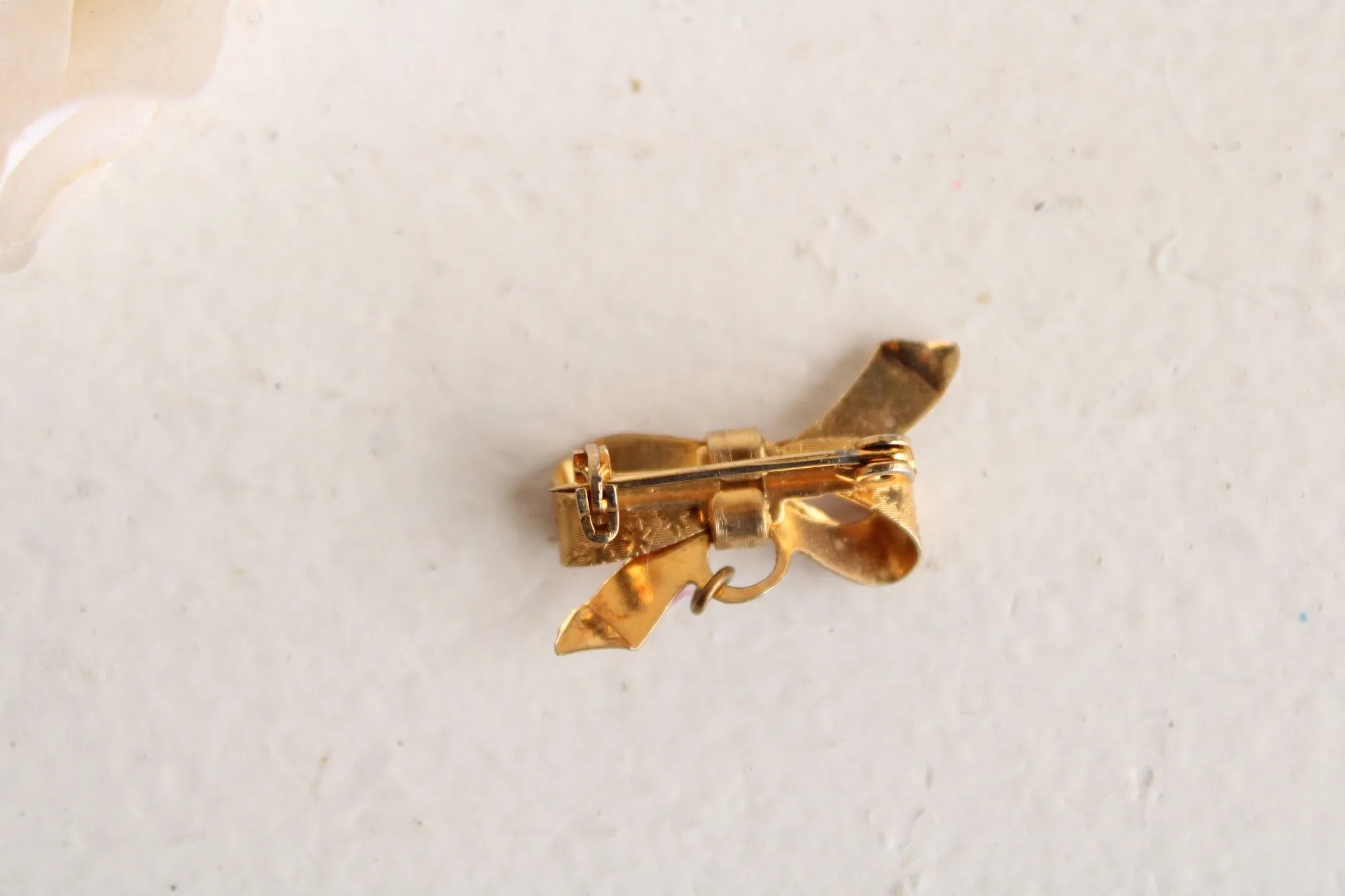 Vintage Gold Tone Bow Brooch