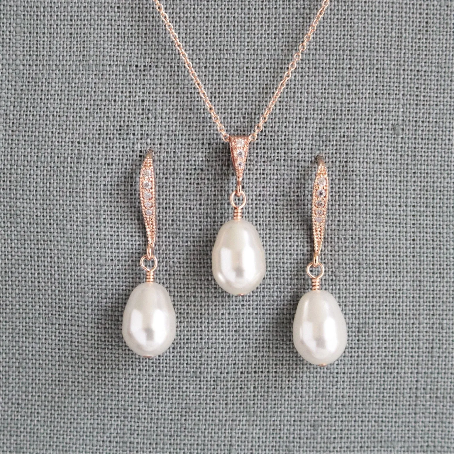 White Pear Pearl & Rose Gold Necklace