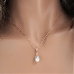 White Pear Pearl & Rose Gold Necklace