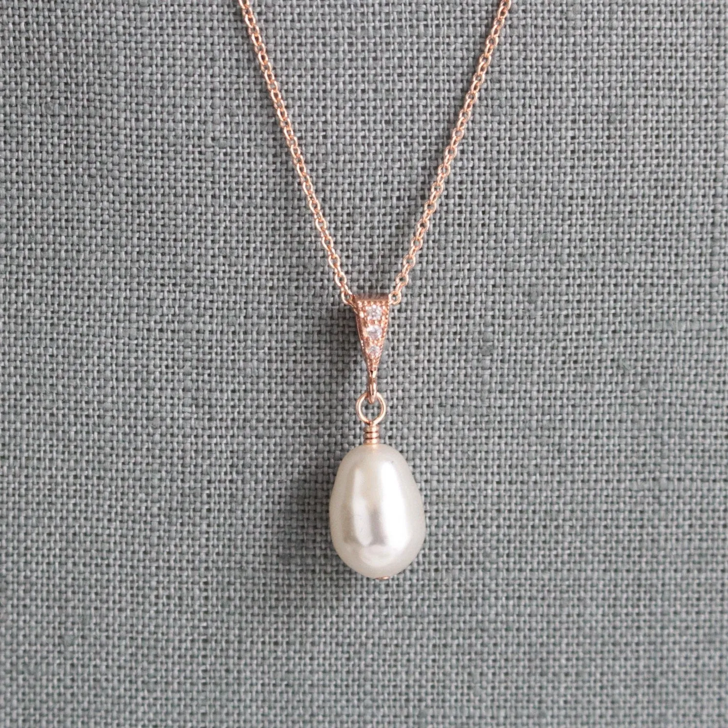 White Pear Pearl & Rose Gold Necklace