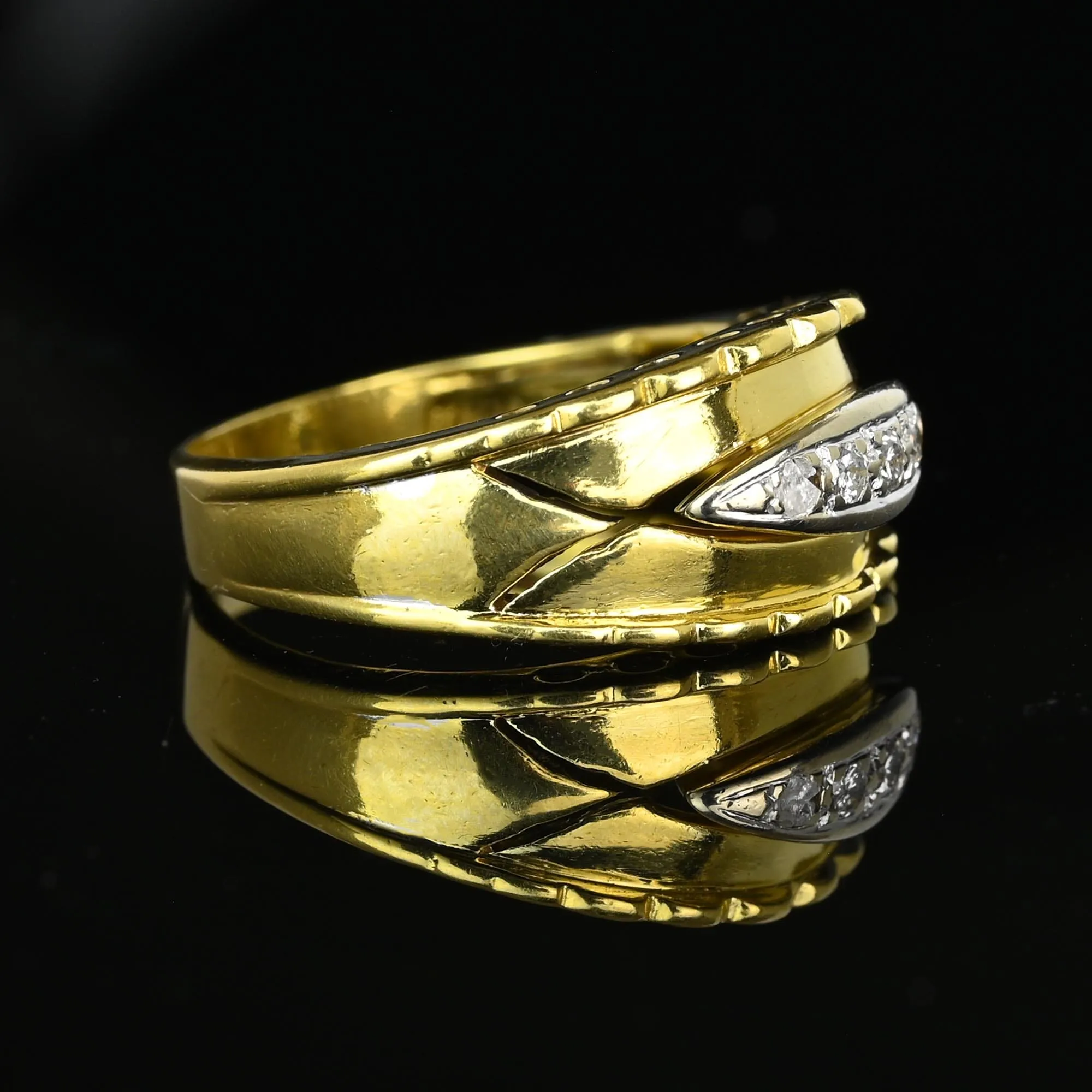 Wide 18K Gold Scallop Edge Diamond Five Stone Ring Band