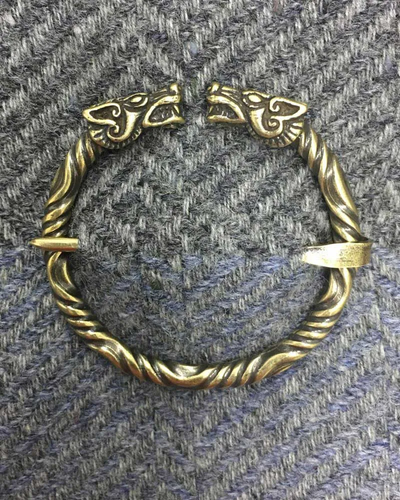Wolf Brooch - Large